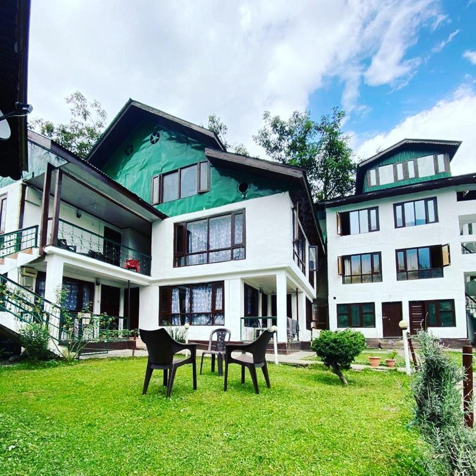 The K2 Alpine Hotel Pahalgam Exterior photo